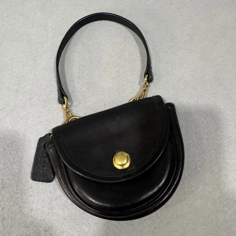 Coach Vintage Mini Bag Womens Black Leather Brass Turnlock 4MG-9826 USA Made